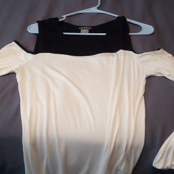 Venus small top, but fits Medium - Picture 4 of 11